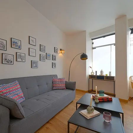 Superbe Appartement De 2 Pieces-3